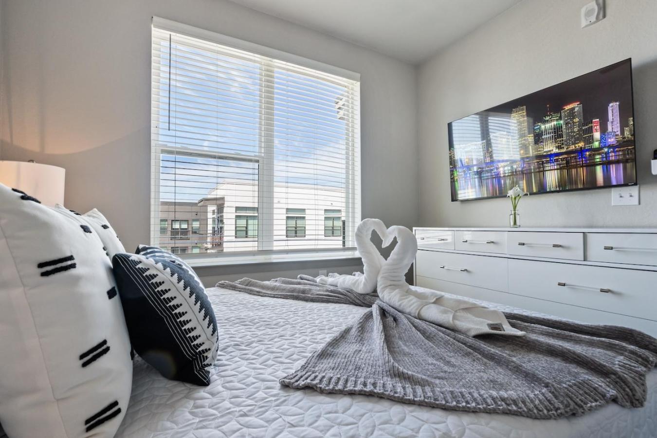 Апартаменты Stylish 1 Bed In Downtown St Pete W Free Parking Сент-Питерсберг Экстерьер фото